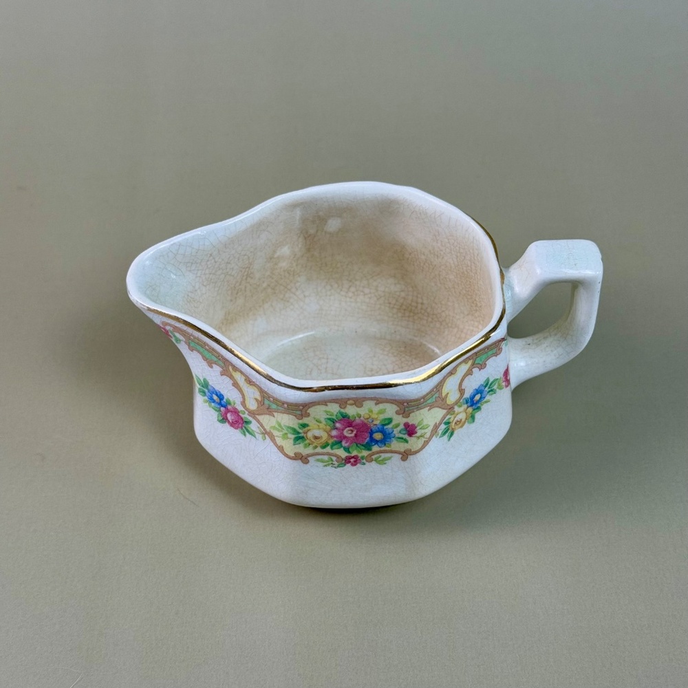 Vintage Mount Clemens Pottery Mini Creamer – "Mildred" Floral Pattern - Picture 6 of 11